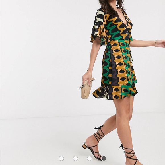 AX Paris retro print wrap dress in green - Picture 4 of 4